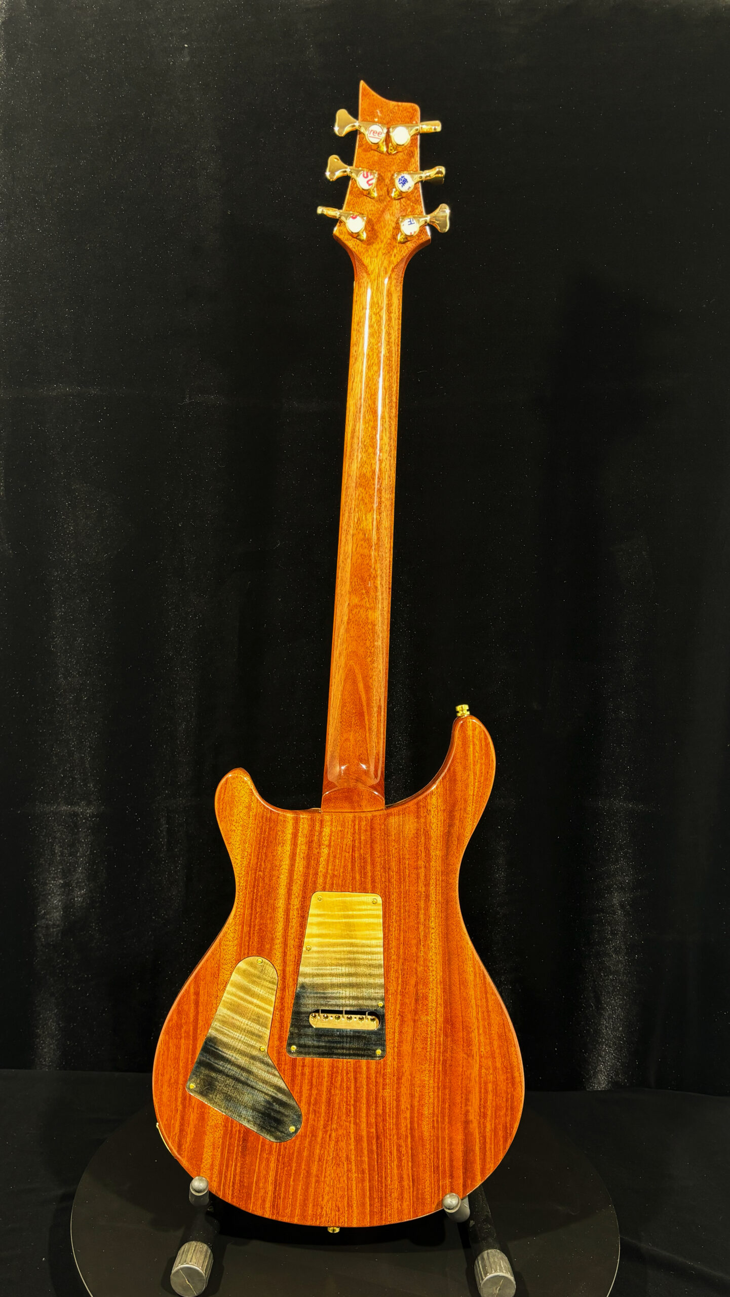 9026d726ba00fd36840382f907066f6